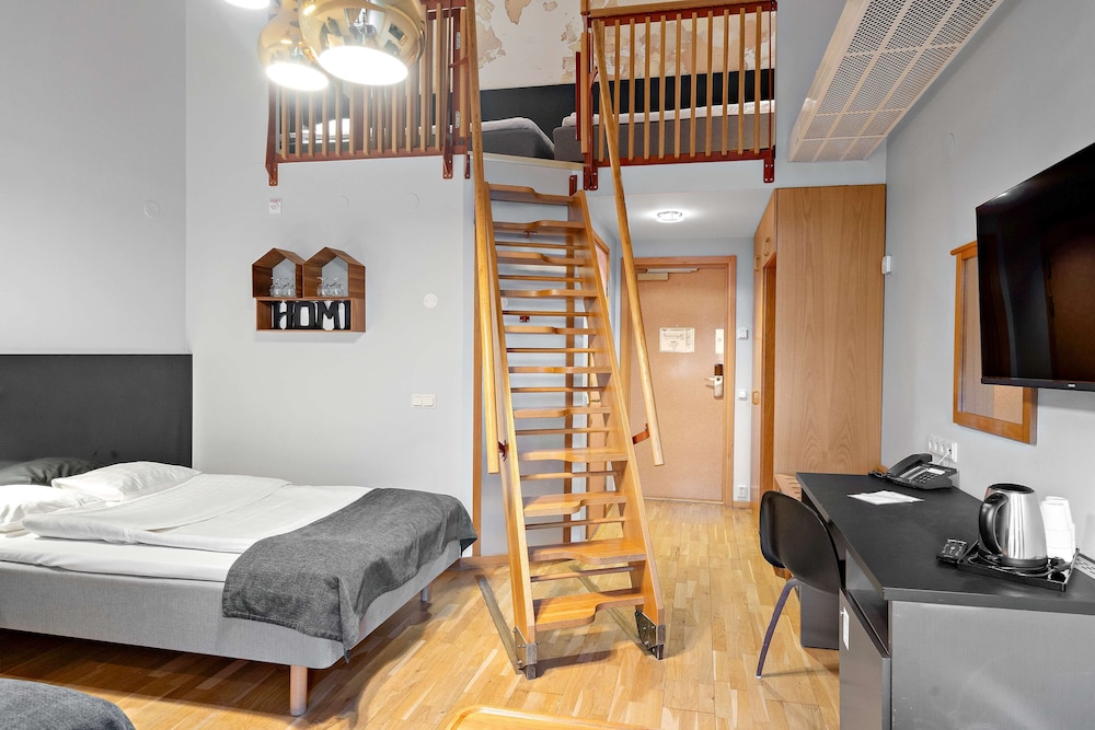 Family Room, Multiple Beds, Non Smoking - Photo 3