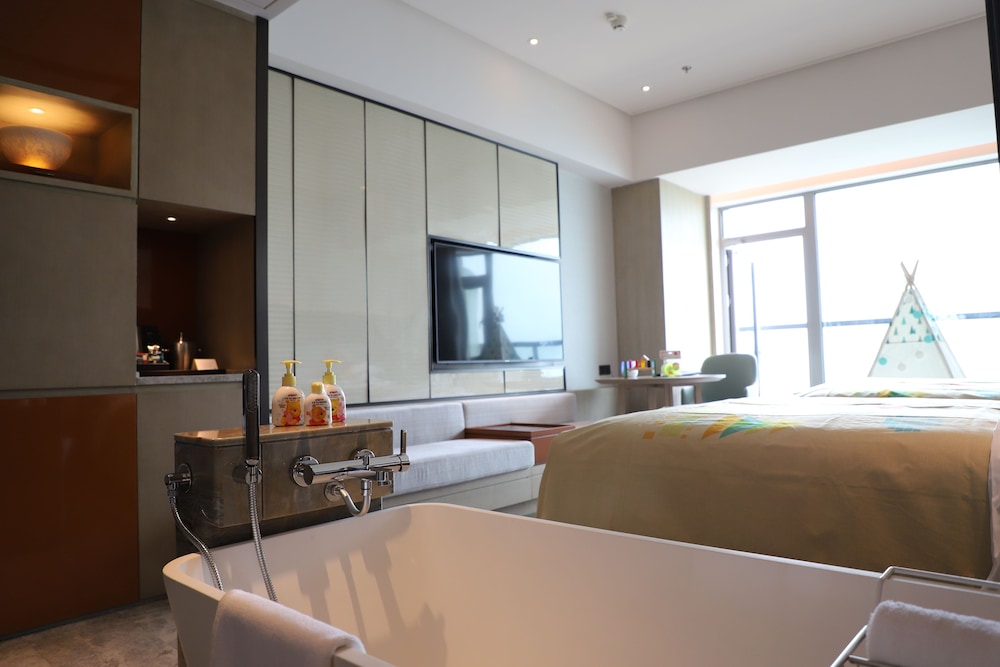 Executive Twin Room, 2 Twin Beds, Smoking, Ocean View - Photo 4