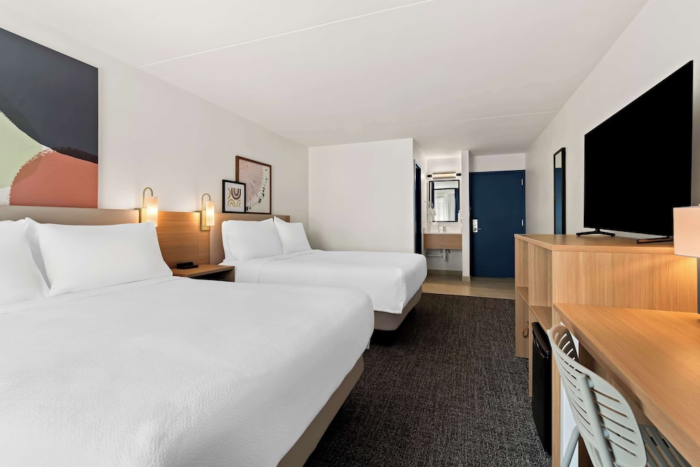 Room, 2 Queen Beds - Photo 1