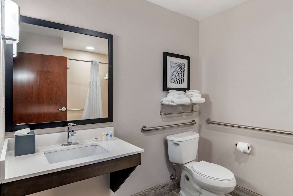 Suite, Multiple Beds, Accessible, Non Smoking - Photo 11