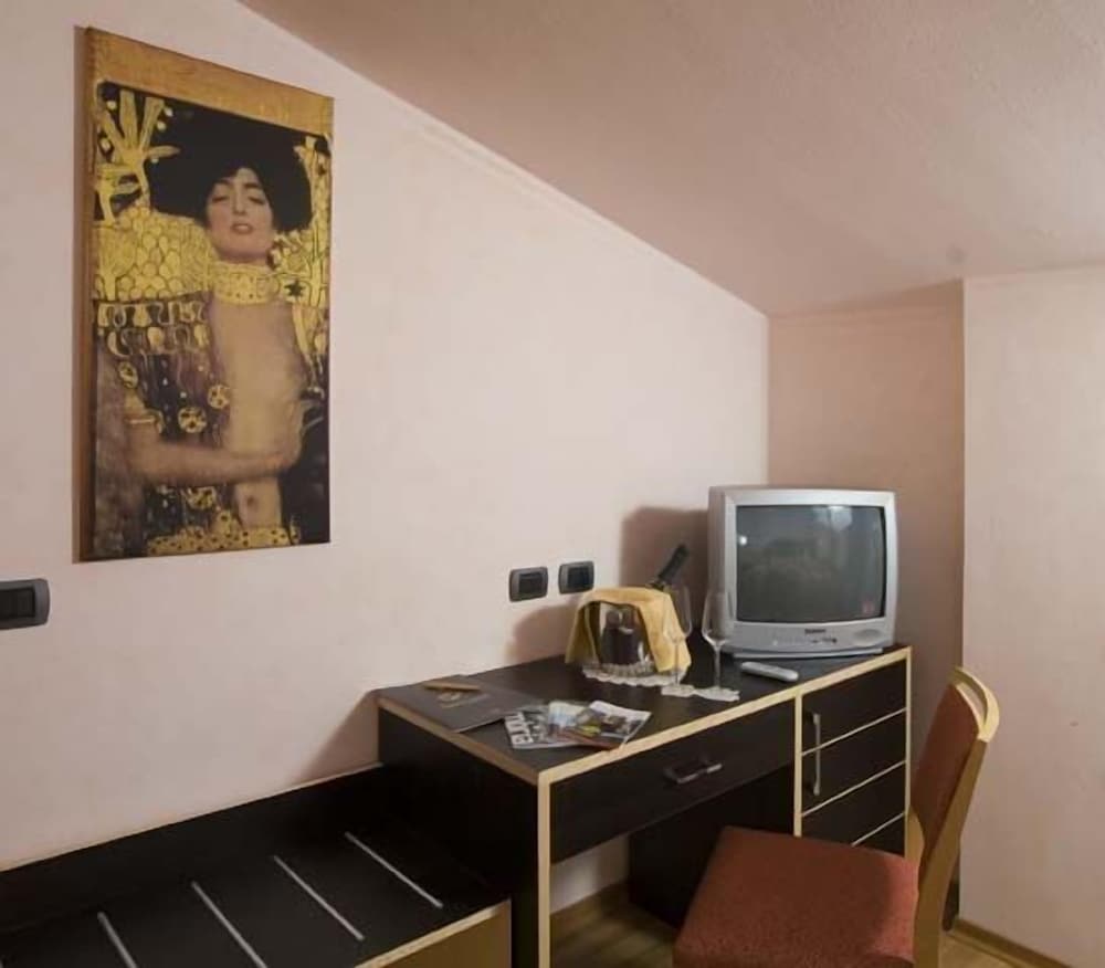 Single Room photo 1