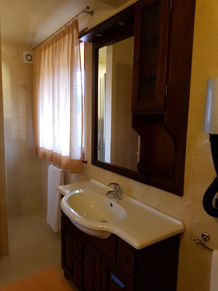 Superior Single Room photo 3