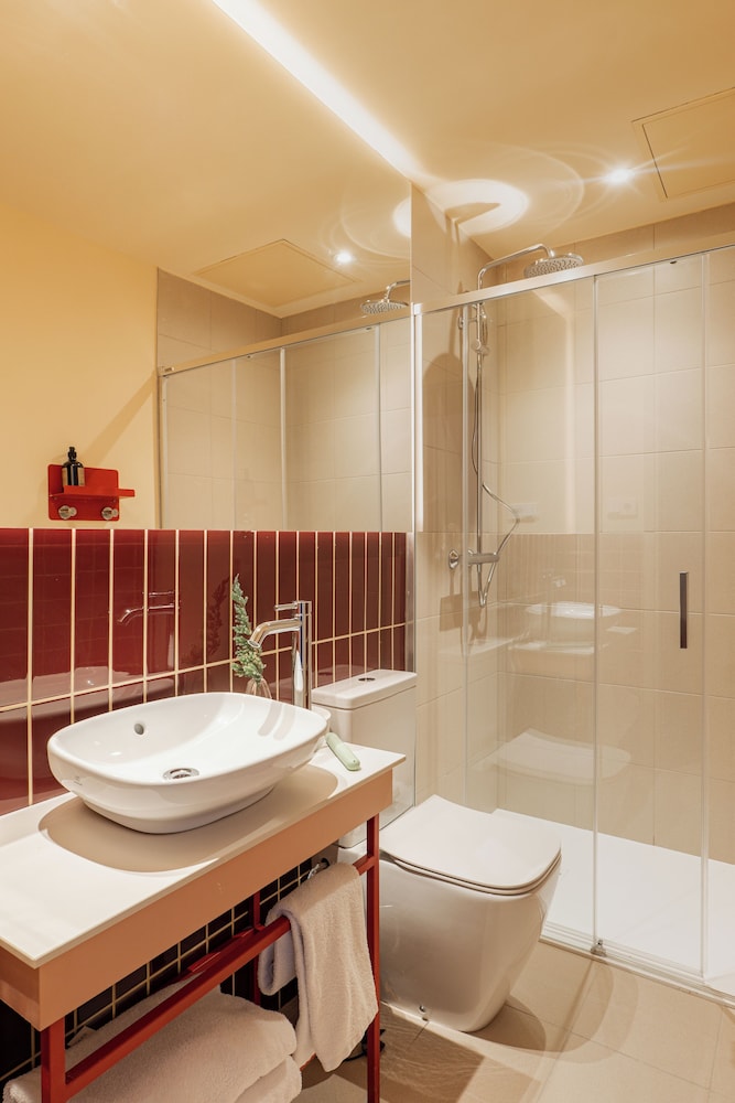 Basic Apartment, 1 Bedroom, Mobility Accessible, City View photo 3