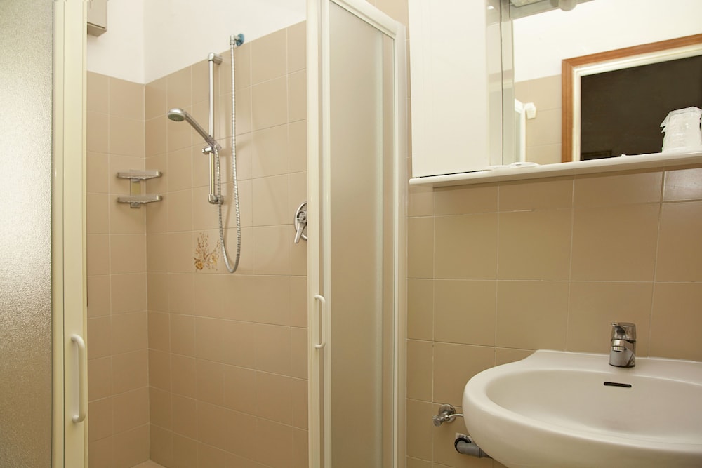 Classic Triple Room photo 2