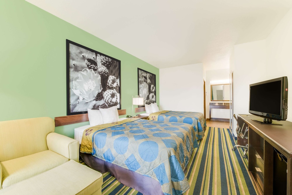 Standard Room, 2 Queen Beds - Photo 1