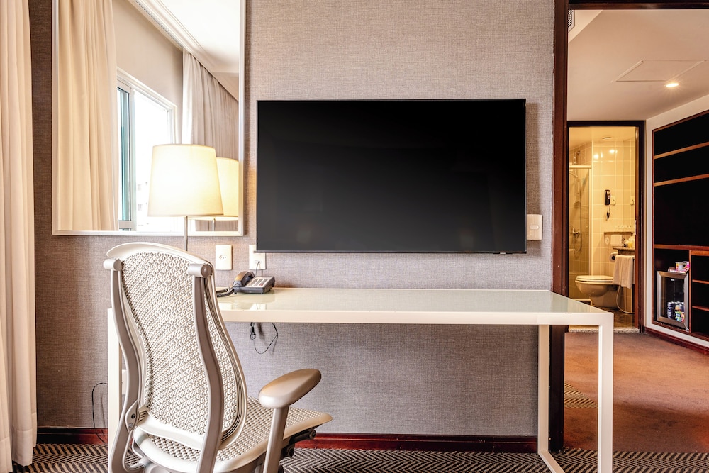 Family Room - Photo 15