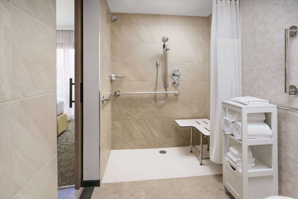 Studio, 1 King Bed, Kitchenette, City View thumbnail 6