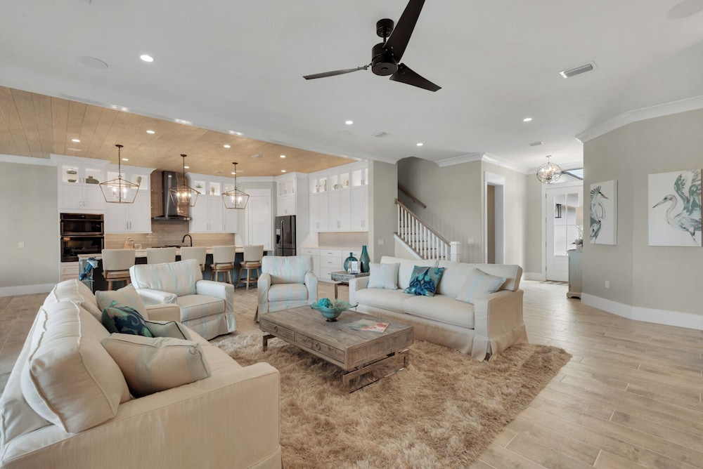 House, Multiple Beds, Pool Access (Paradise Cove)