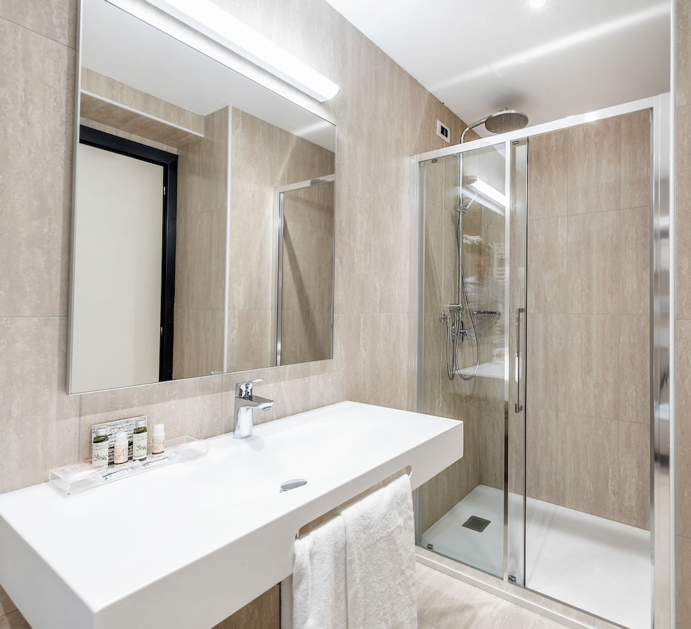 Junior Suite, Lake View - Photo 7