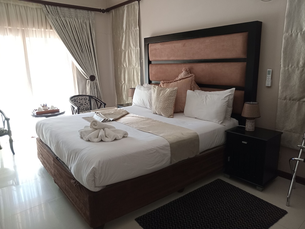 Executive Room, 1 King Bed photo 1