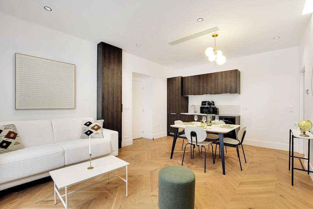 Apartment photo 1