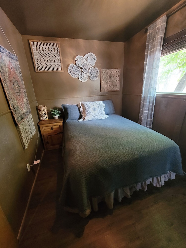 Basic Cabin photo 1