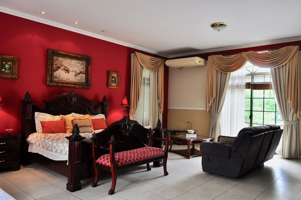 Family Room photo 3