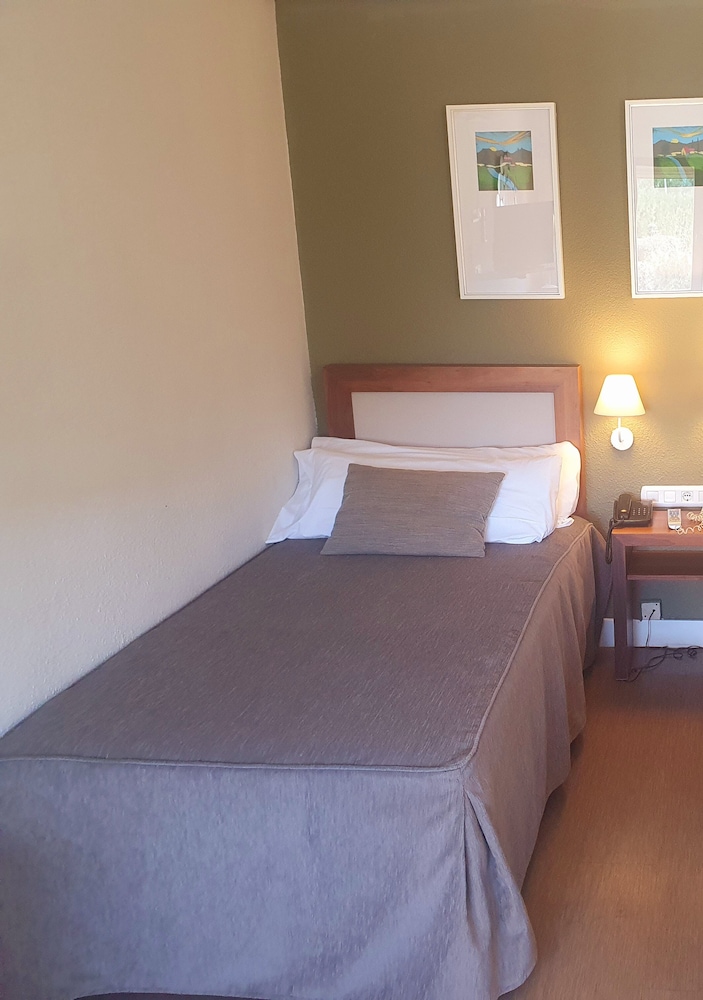 Basic Twin Room, Garden View - Photo 3