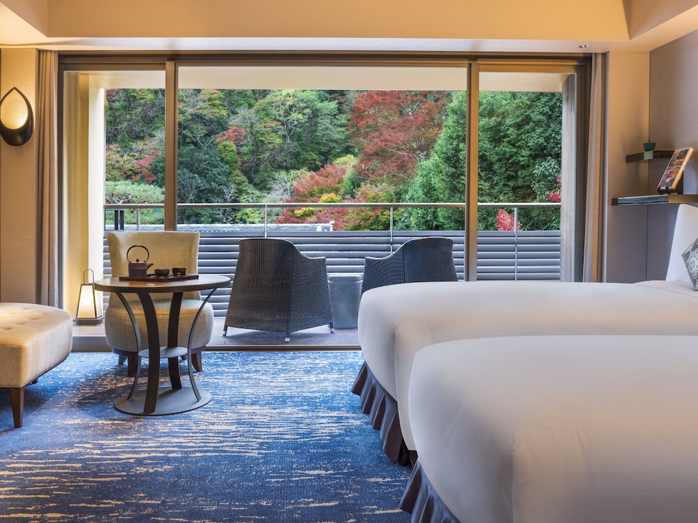 Room, 2 Twin Beds, Balcony (View) photo 2