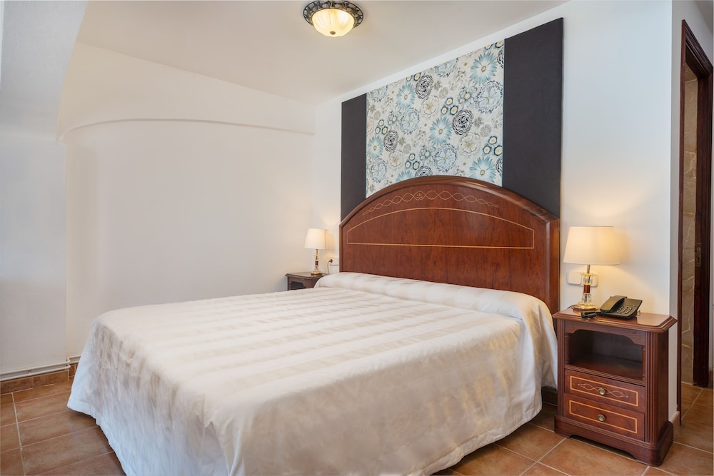 Standard Double Room Single Use, Annex Building (600 meters from Main Building) photo 3