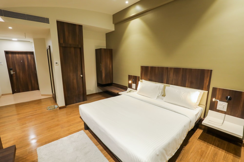 Executive King Room - Photo 3
