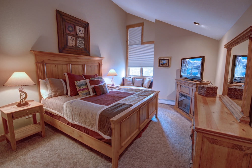 Townhome, Multiple Beds, Resort View (Ski Tip Ranch 8712)