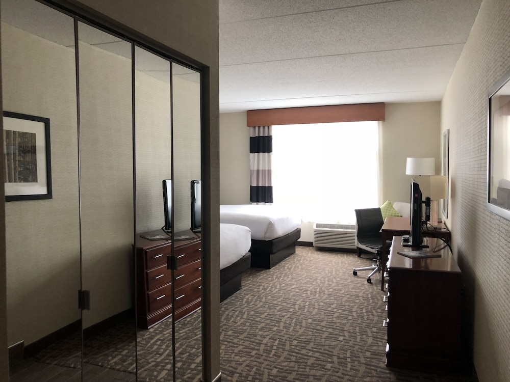 Deluxe Room, 2 Queen Beds, Non Smoking - Photo 2