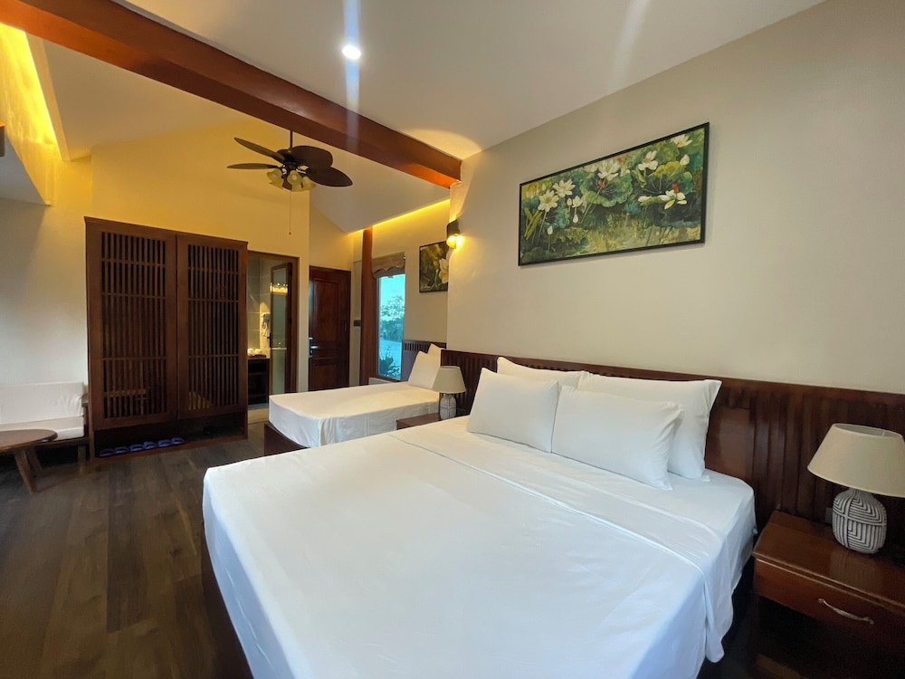 Deluxe Triple Room, Garden View photo 3