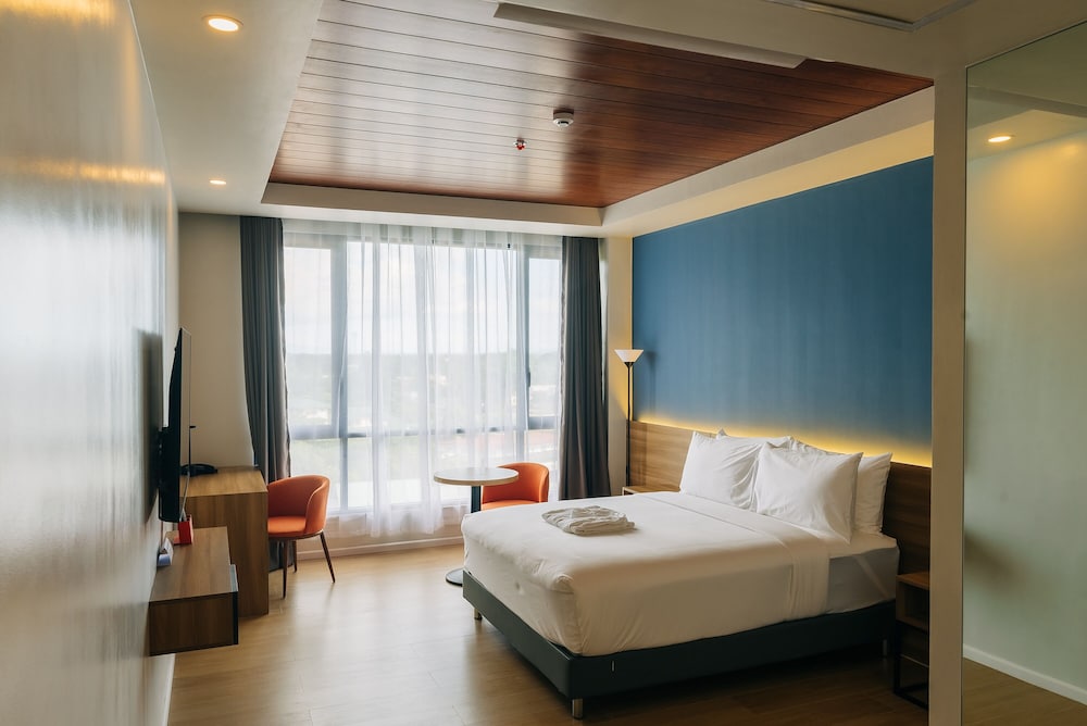 Deluxe Room, 1 Queen Bed - Photo 3