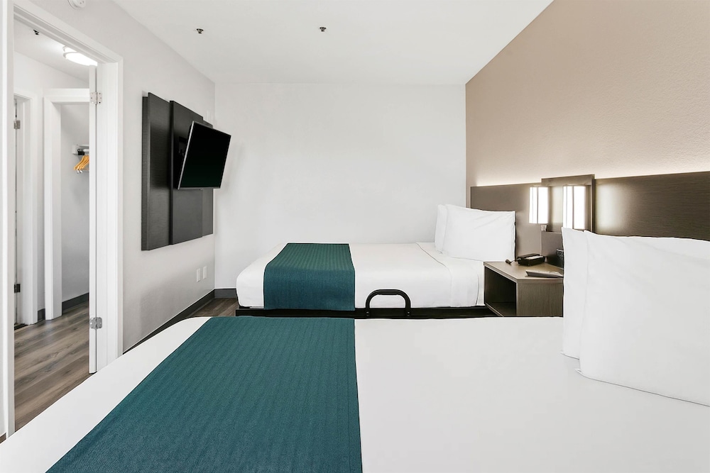Standard Studio, 2 Queen Beds, Non Smoking, Kitchenette photo 1