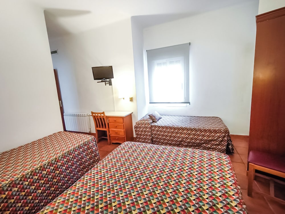 Family Triple Room - Photo 3