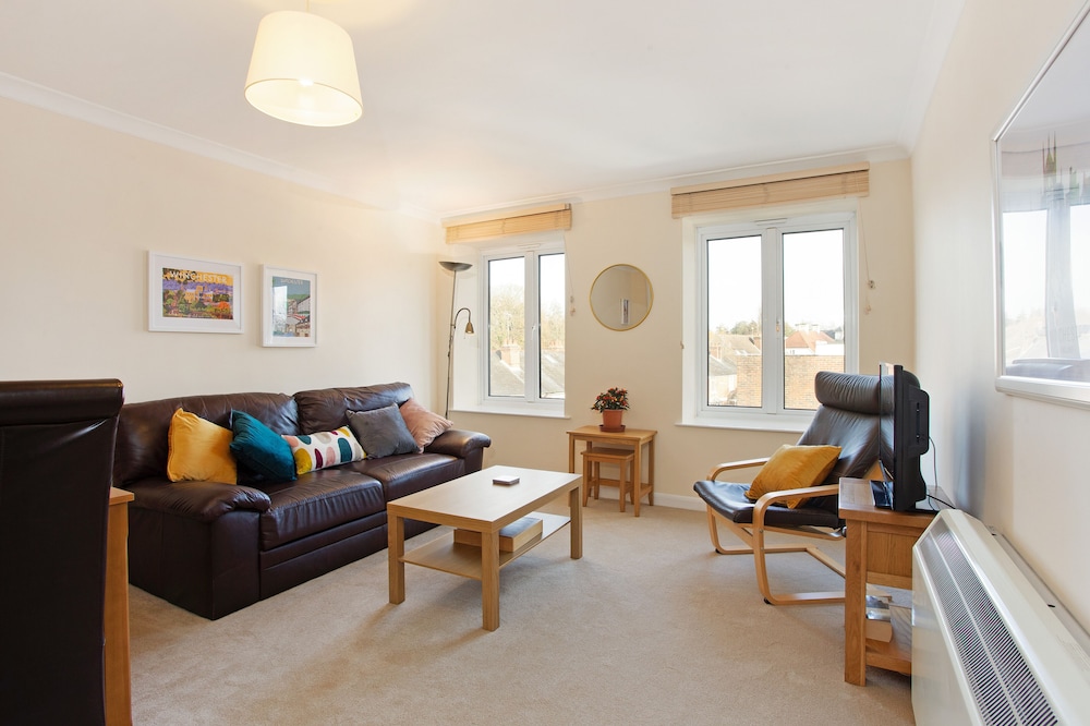 House, 2 Bedrooms photo 1