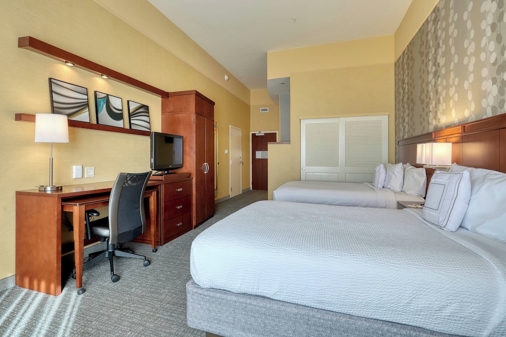 Studio, 2 Queen Beds, City View photo 1