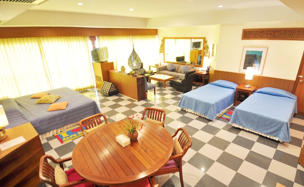 Hu Kwang Suite