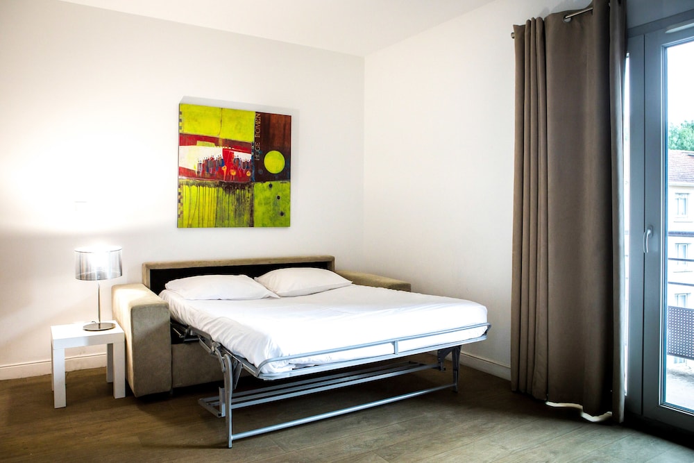 Apartment - Photo 2