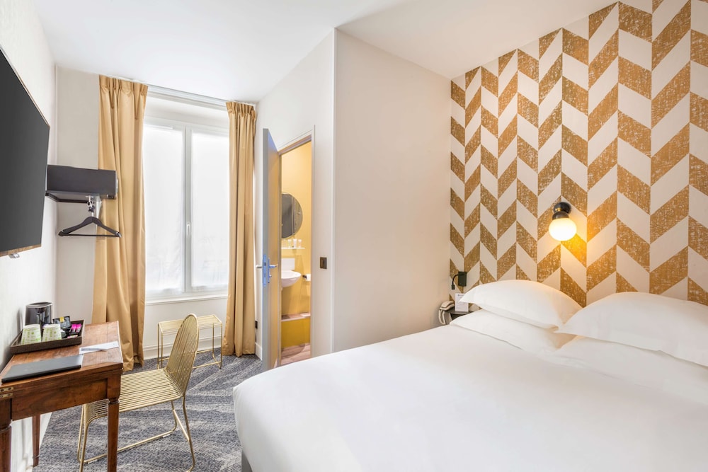 Standard Room, 1 Double Bed, Non Smoking, Courtyard View