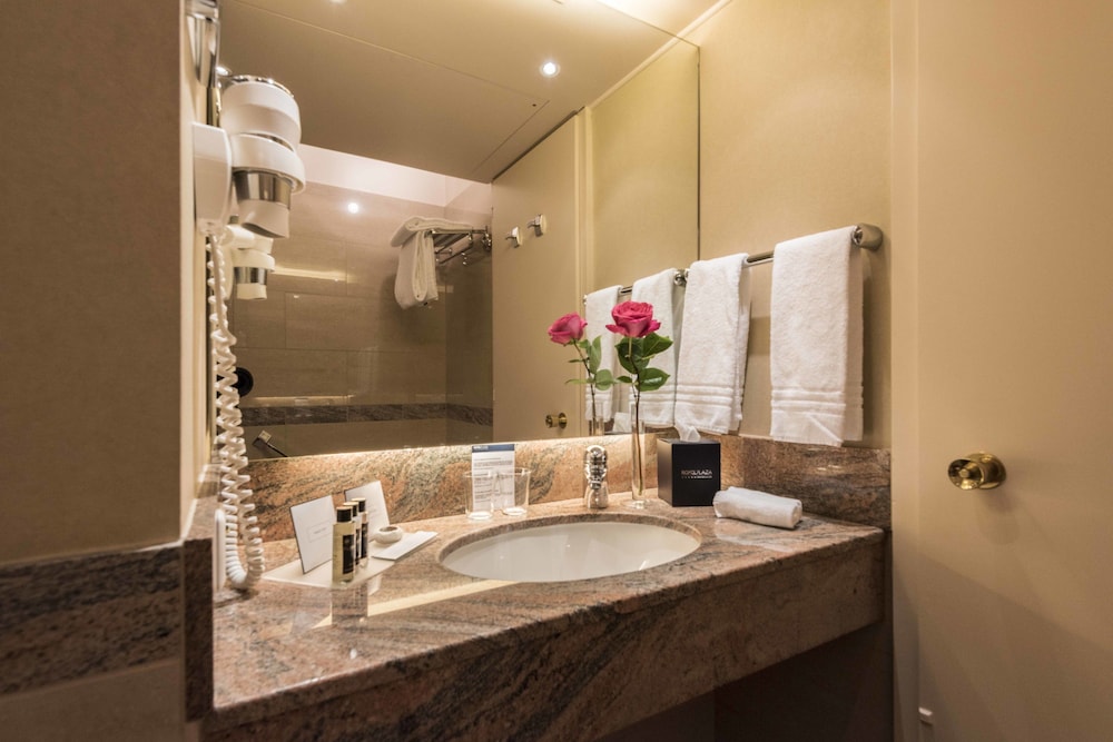 Standard Double or Twin Room - Photo 5