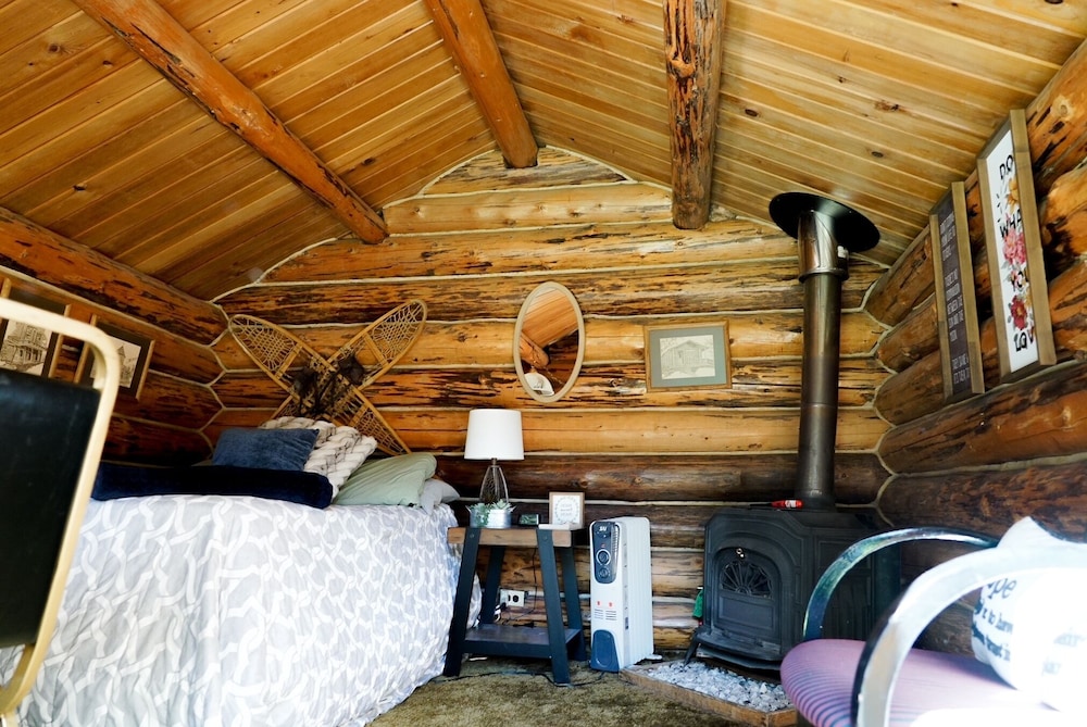 Hobbit Hole Cabin photo 2