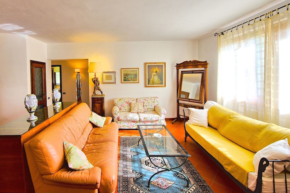 Villa, 4 Bedrooms photo 2