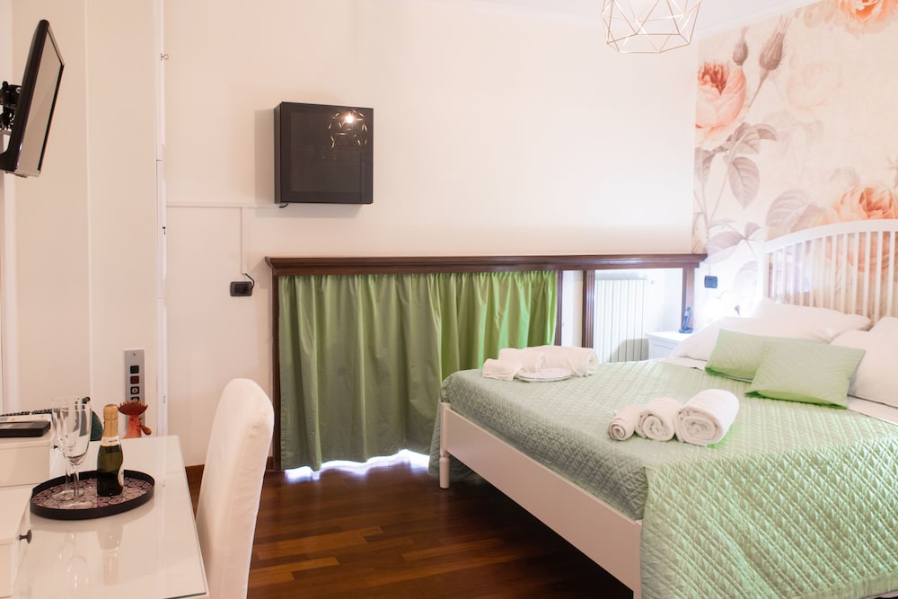 Superior Room, Hot Tub (Camelia)