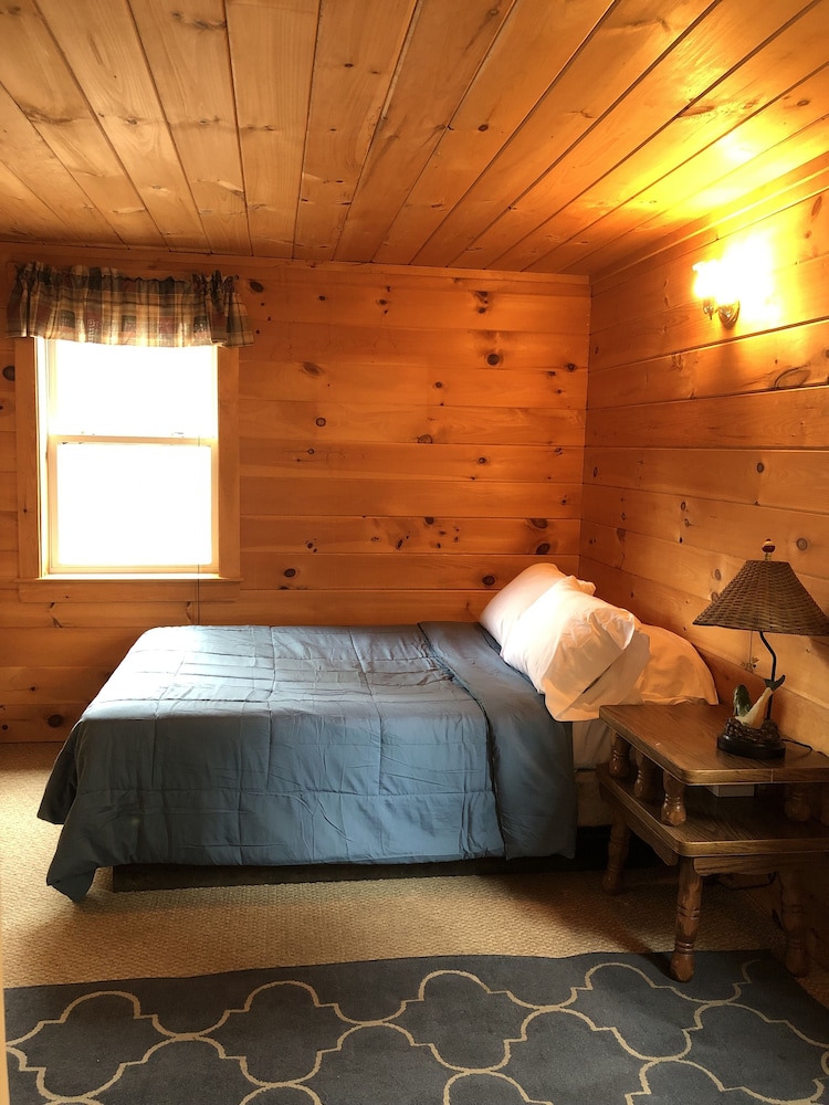 Cabin, 2 Bedrooms, River View photo 1
