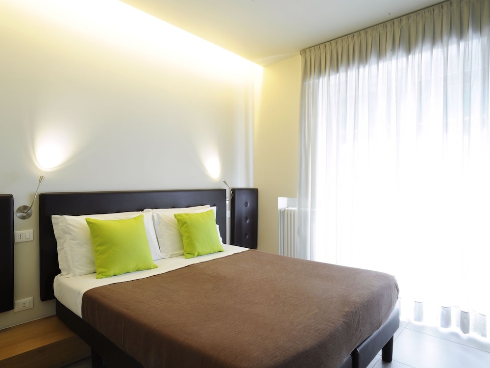 Double or Twin Room - Photo 5