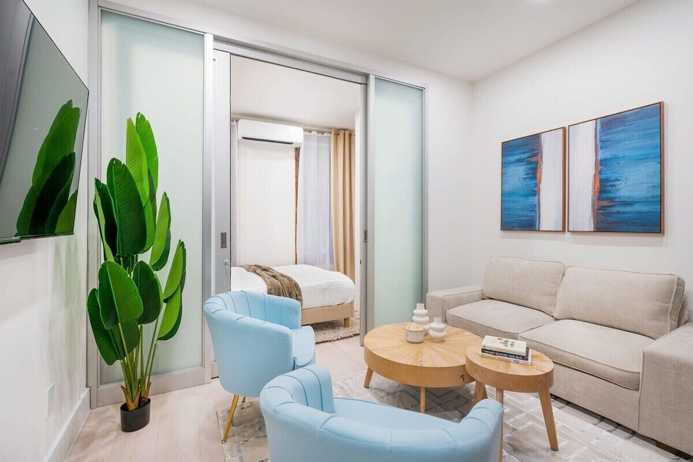 Apartment, 1 Bedroom, Pets Allowed photo 1