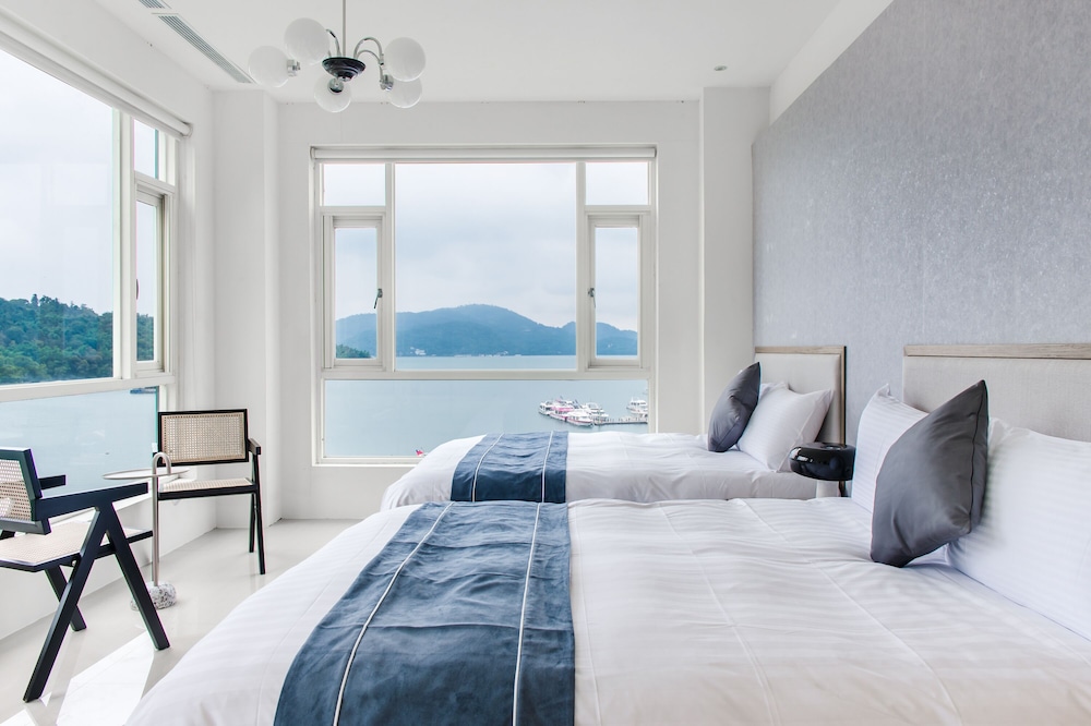 Deluxe Quadruple Room, Lake View - Photo 6