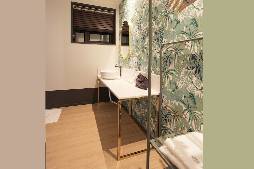 Suite (Double) - Photo 14