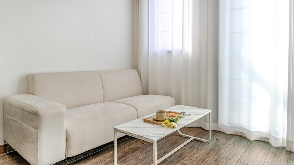 Basic Room, 2 Bedrooms (Room 303(Multiple layer,Pet,BBQ))