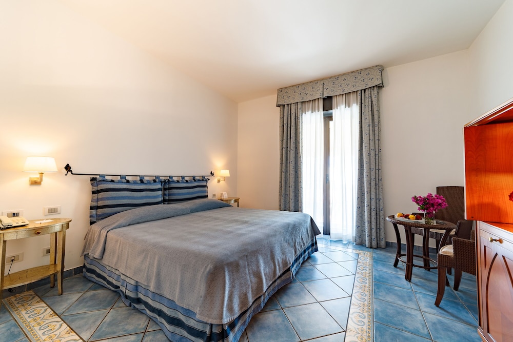 Superior Double Room Single Use - Photo 4