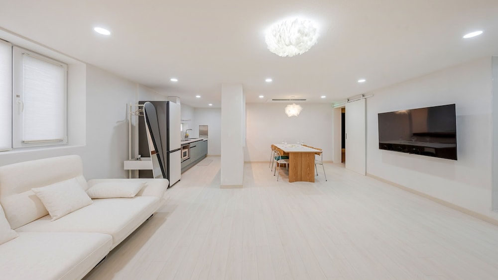 Basic Room, 2 Bedrooms (101Family Room)) photo 2