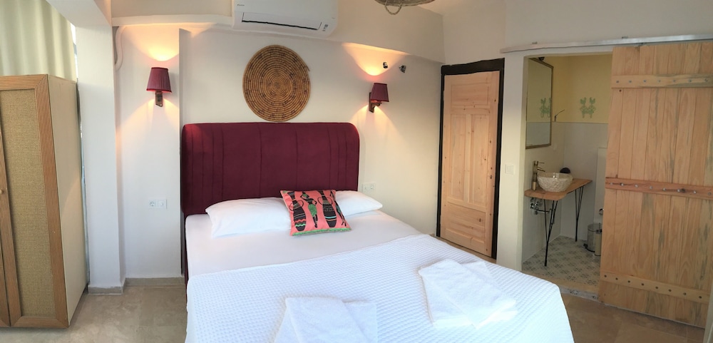 Standard Double Room, Balcony photo 2