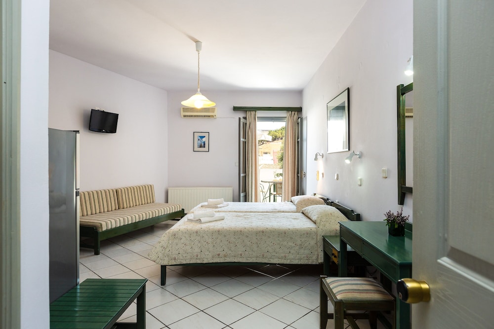 Deluxe Triple Room photo 1