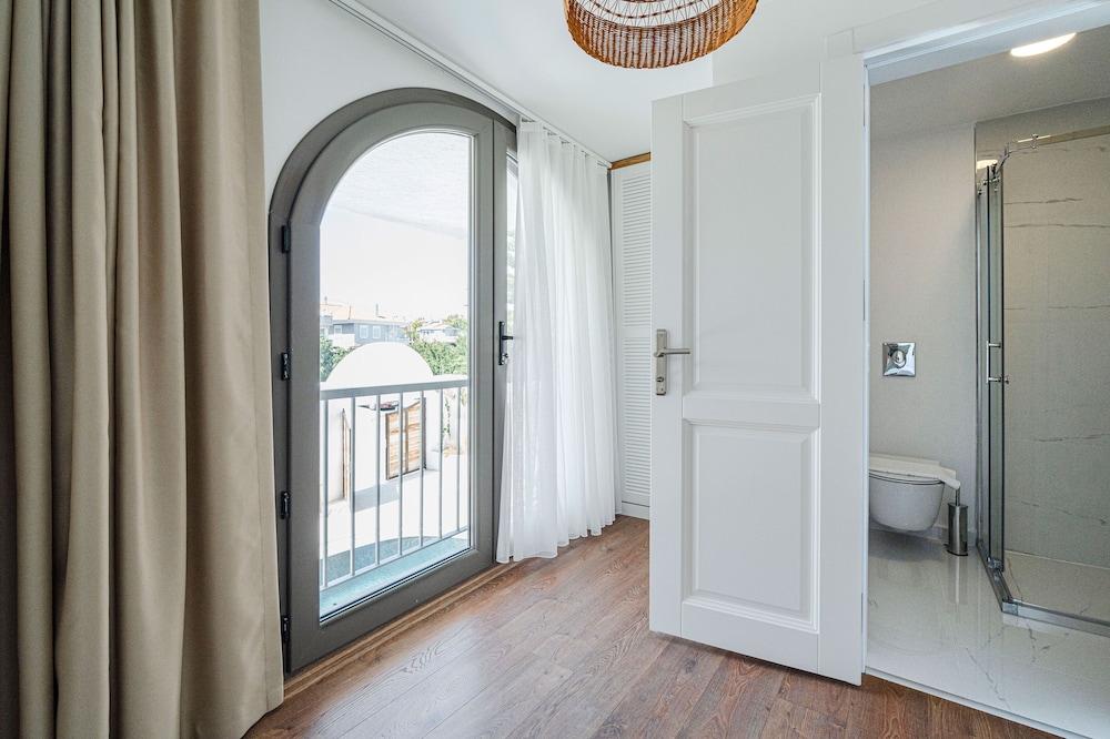 Grand Room photo 2