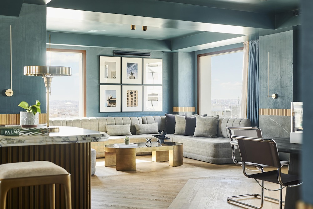 Suite (Penthouse)