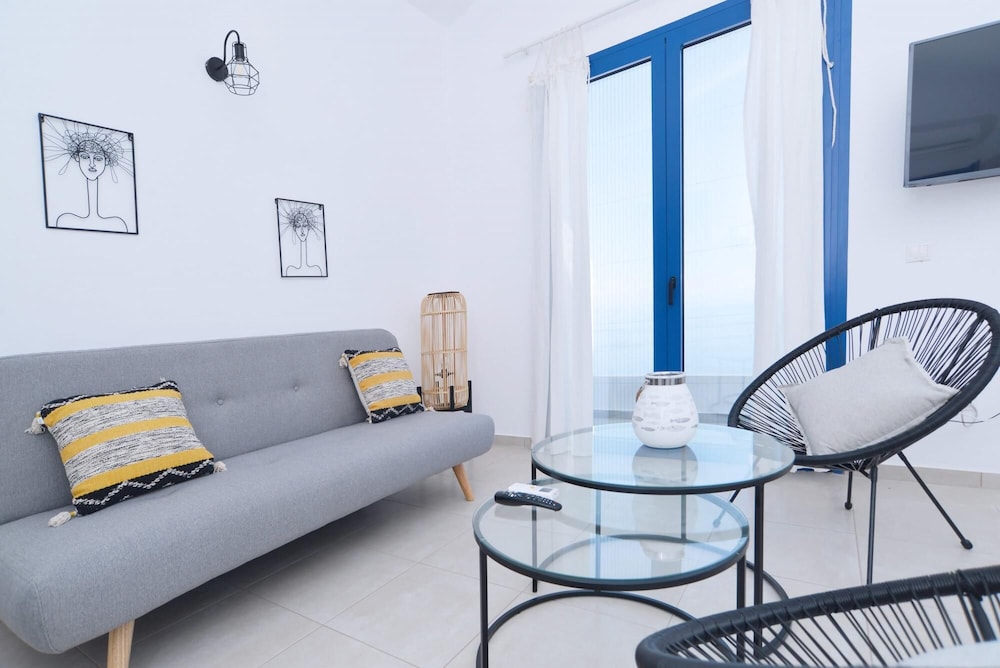 Villa photo 1