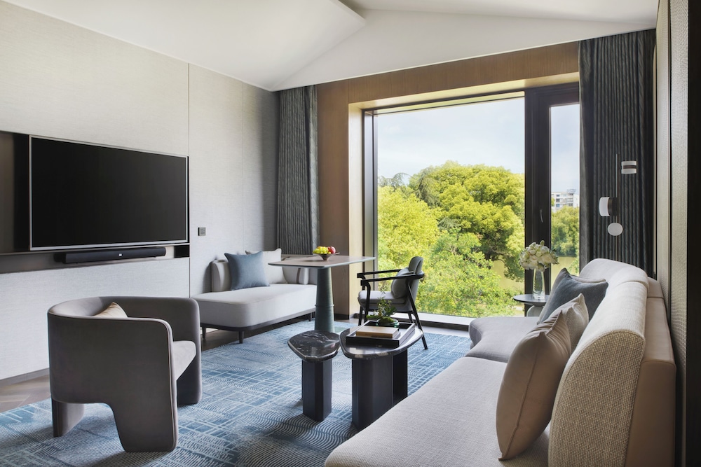 Suite, 1 Bedroom photo 3